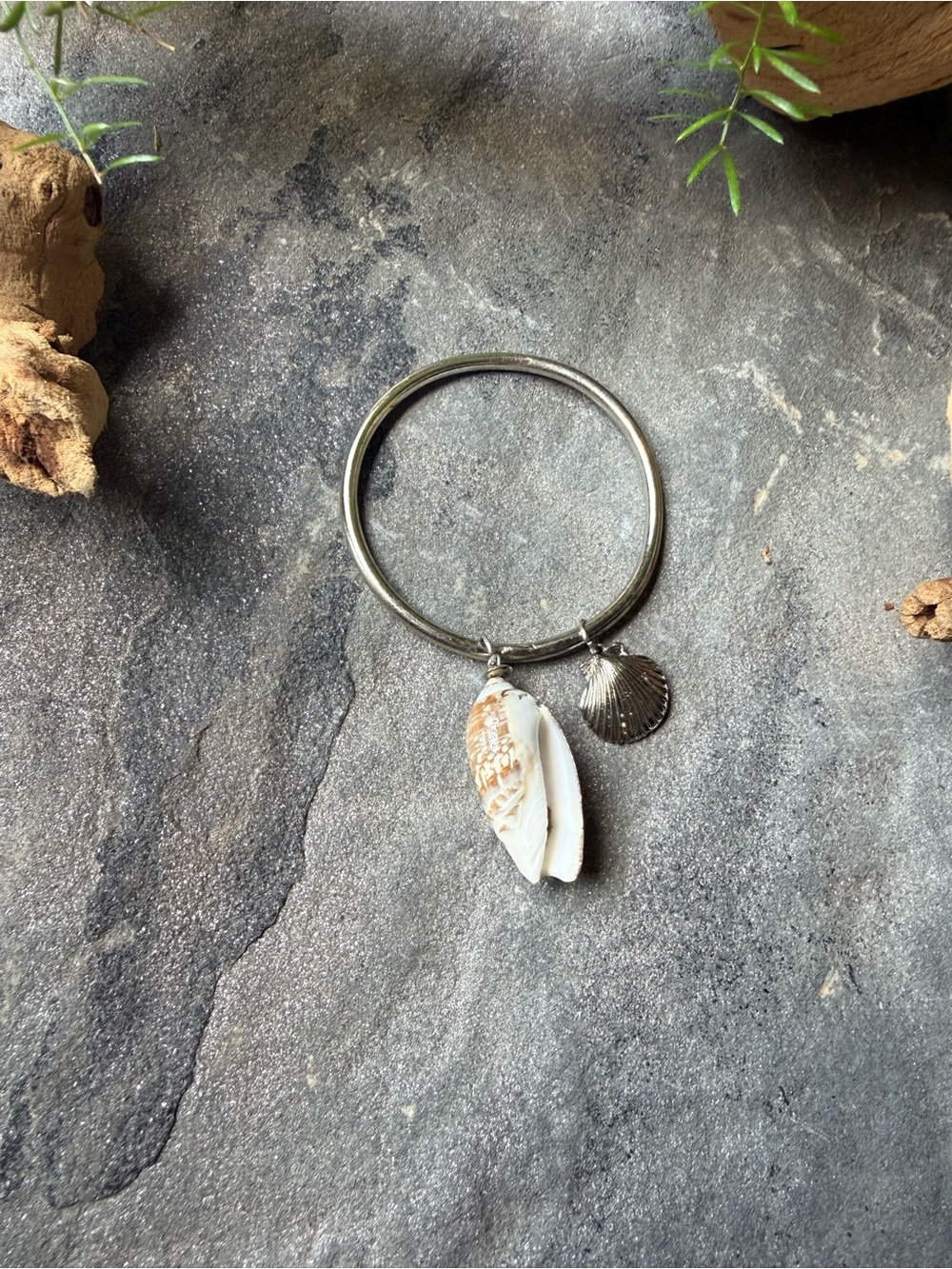 New🌟Free People-Seashell Charm Bangle Bracelet